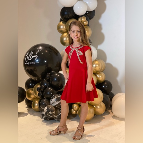 Christmas Red Dress with a little frosting β€οΈπππ
- Picture 5 of 6